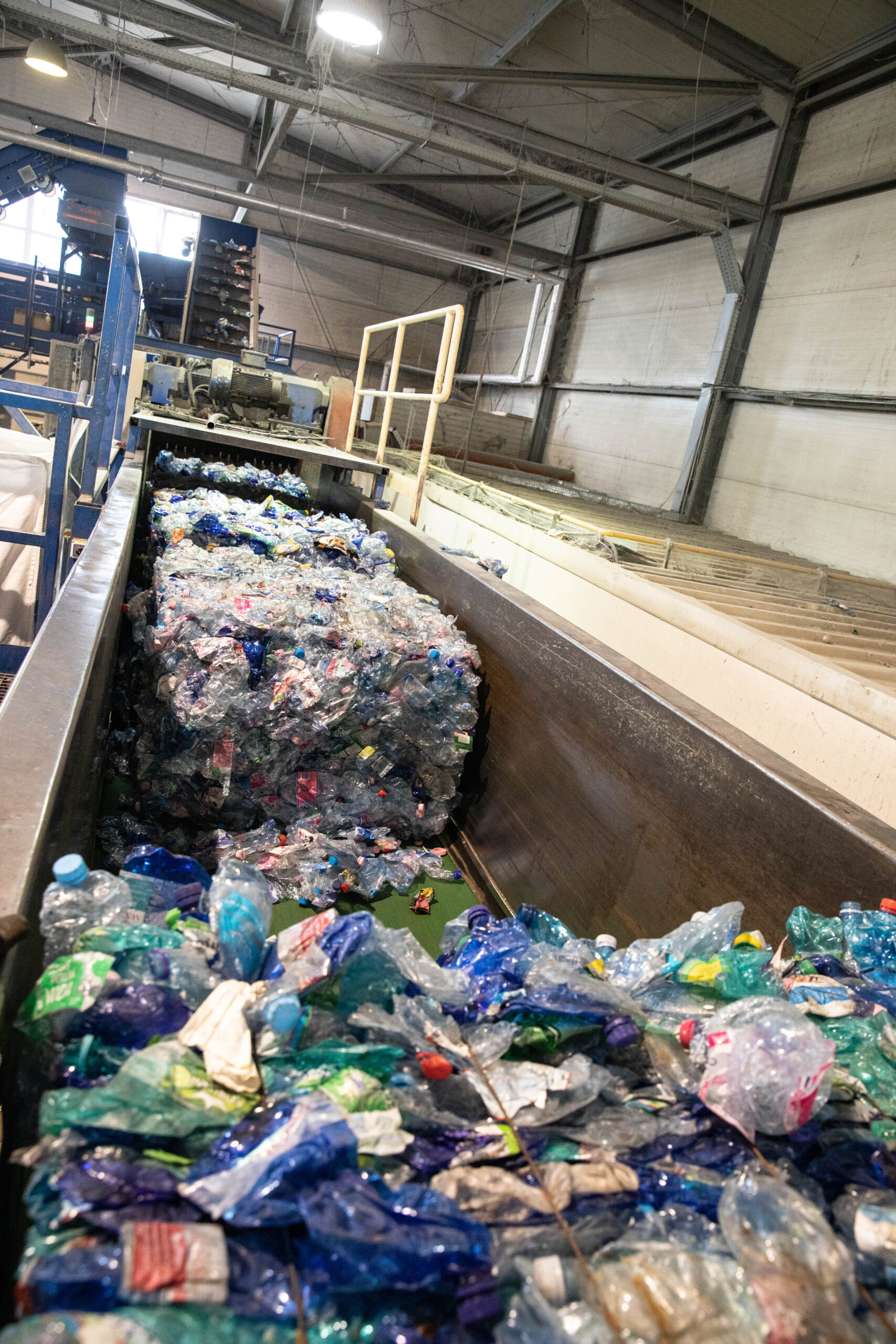 HN TV Je to anomália, musí sa to zmeniť. Tisíc eur za tonu PET fľaší